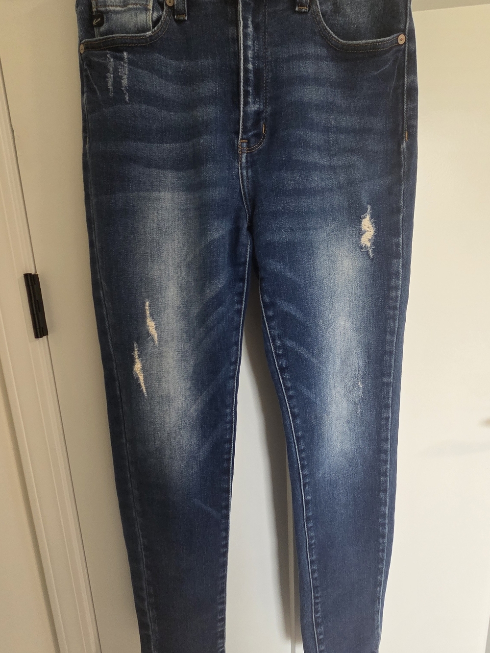 Distressed Dark Blue Ankle Jeans - Slim Fit